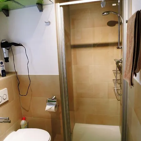 Und -zimmer Becks בית הארחה 4*