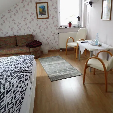 Und -zimmer Becks בית הארחה 4*